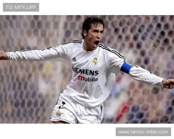 从未转会的足球传奇球员揭秘，他们始终坚守同一支队伍的背后原因